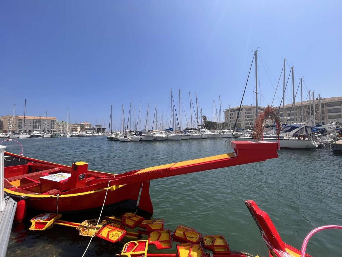 Studio Cabine A 200M De Port Frejus, Plage, Commerces, Terrasse, 4 Couchages, Menage Inclus - Fr-1-226A-31 Экстерьер фото