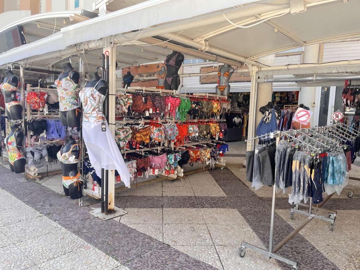 Studio Cabine A 200M De Port Frejus, Plage, Commerces, Terrasse, 4 Couchages, Menage Inclus - Fr-1-226A-31 Экстерьер фото