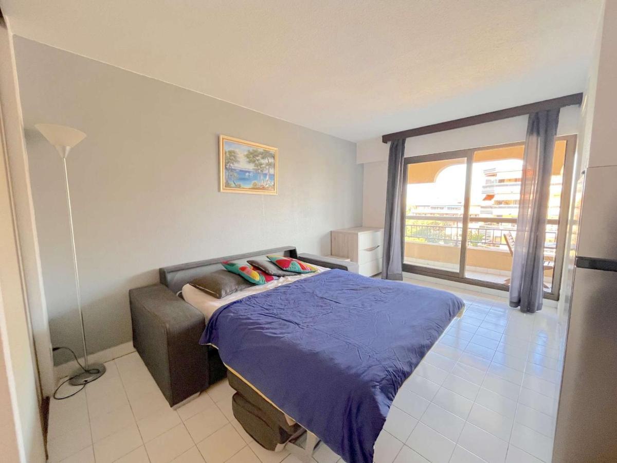 Studio Cabine A 200M De Port Frejus, Plage, Commerces, Terrasse, 4 Couchages, Menage Inclus - Fr-1-226A-31 Экстерьер фото