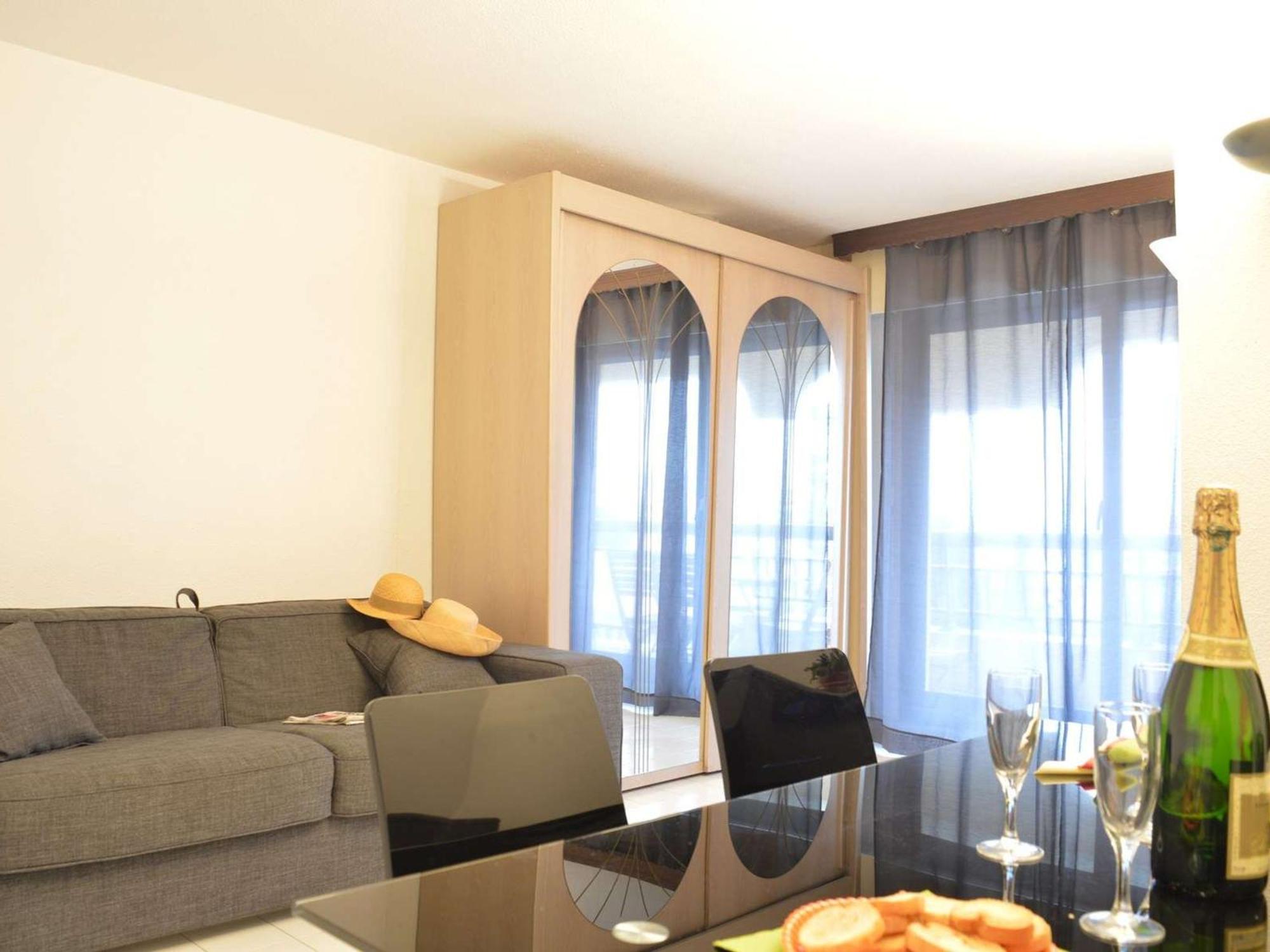 Studio Cabine A 200M De Port Frejus, Plage, Commerces, Terrasse, 4 Couchages, Menage Inclus - Fr-1-226A-31 Экстерьер фото