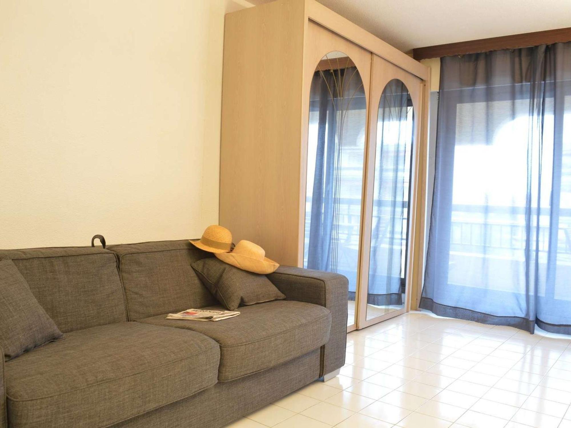 Studio Cabine A 200M De Port Frejus, Plage, Commerces, Terrasse, 4 Couchages, Menage Inclus - Fr-1-226A-31 Экстерьер фото