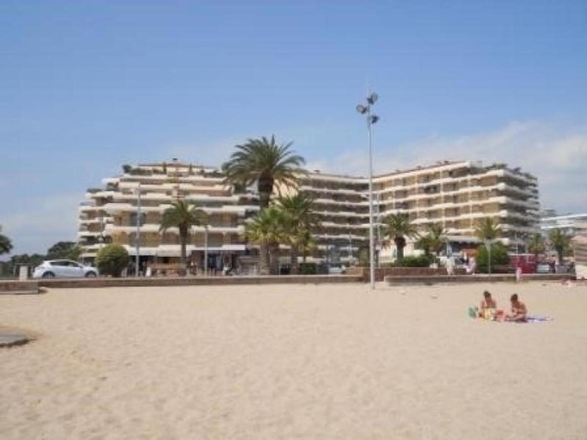 Studio Cabine A 200M De Port Frejus, Plage, Commerces, Terrasse, 4 Couchages, Menage Inclus - Fr-1-226A-31 Экстерьер фото